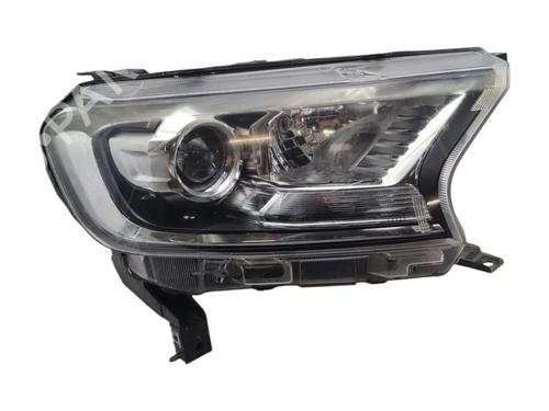 Used Right headlight Right headlight FORD RANGER (TKE) 3.2 TDCi 4x4 (200 hp) 33996809 33996809