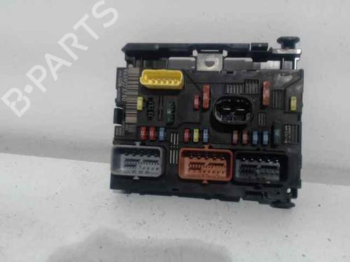 Used Fuse box PEUGEOT 307 (3A/C) 1.6 HDi (90 hp) 25762972
