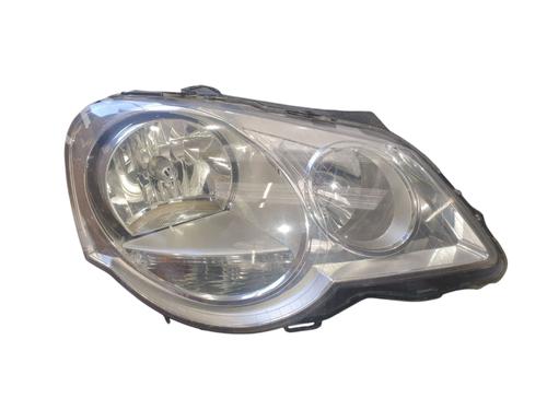 Used Right headlight VW POLO (9N_, 9A_) 1.2 12V (64 hp) 25764160