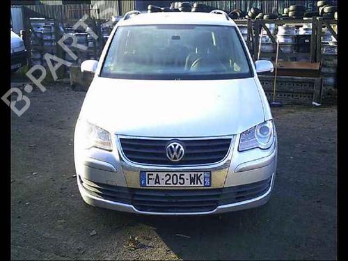 Right headlight VW TOURAN (1T1, 1T2) 2.0 TDI 16V | BP24902366C29 