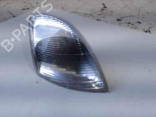 Clignotant avant droit RENAULT MEGANE Scenic (JA0/1_) 1.6 e (JA0F) (90 hp) 24901942