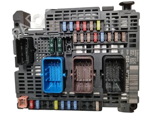 Caixa de fusíveis PEUGEOT 308 II (LB_, LP_, LW_, LH_, L3_) 1.6 HDi / BlueHDi 115 (115 hp) 30521167