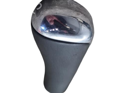 Used Shift knob PEUGEOT 5008 (0U_, 0E_) 1.6 HDi (112 hp) 30739234