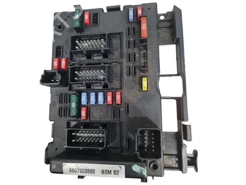 Used Fuse box Fuse box PEUGEOT 206+ (2L_, 2M_) 1.4 HDi eco 70 (68 hp) 33749978 33749978