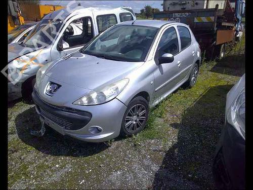 Fuse box PEUGEOT 206+ (2L_, 2M_) 1.4 HDi eco 70 | BP25764379E1