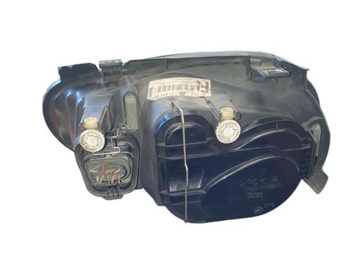 Right headlight VW GOLF IV (1J1) 1.9 TDI | BP26380728C29 