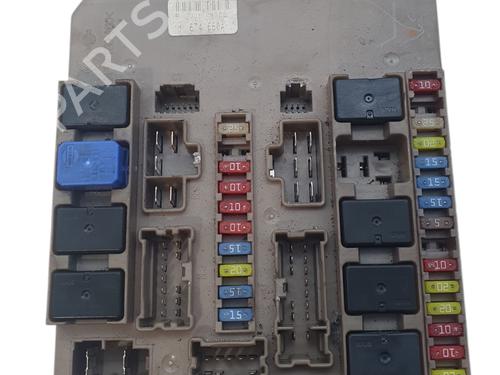 Caixa de fusíveis Caixa de fusíveis RENAULT CLIO III (BR0/1, CR0/1) 1.5 dCi (BR17, CR17) (86 hp) 36027613 36027613