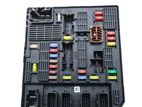 Used Fuse box RENAULT GRAND SCÉNIC III (JZ0/1_) 1.9 dCi (JZ0J, JZ0N, JZ1K, JZ1S) (131 hp) 31795569