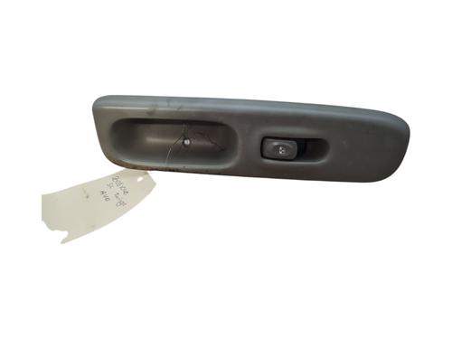 Mando elevalunas delantera derecho Mando elevalunas delantera derecho RENAULT TWINGO I (C06_) 1.2 (C066, C068) (58 hp) 37478730 37478730