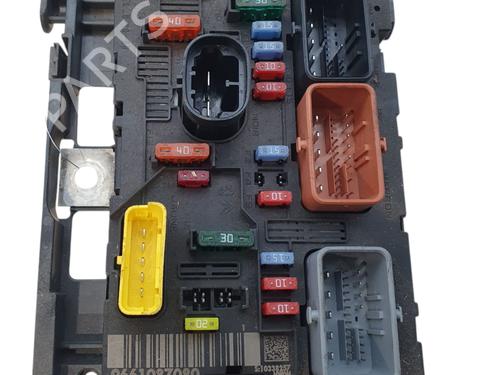 Used Fuse box Fuse box 36816504 36816504