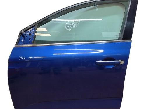 left-front-door-renault-megane-iv-hatchback-b9amn_-2015-34355776 main image