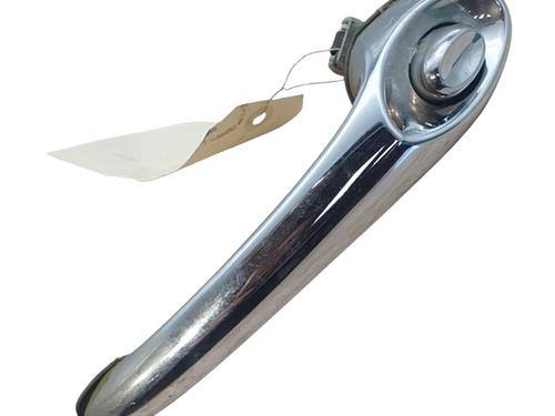 Poignée extérieure avant droite Poignée extérieure avant droite 36892348 36892348