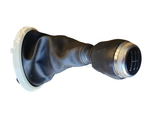 Used Shift knob Shift knob 39599182 39599182
