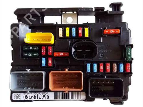 Used Fuse box Fuse box 25764631 25764631