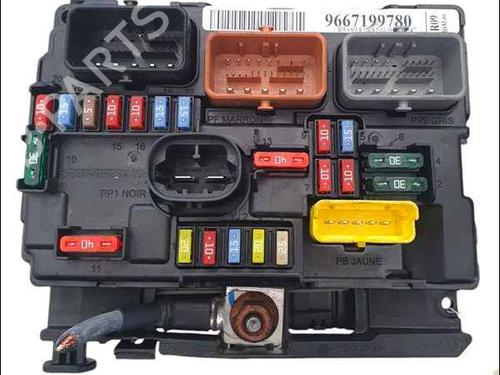 Used Fuse box CITROËN C3 II (SC_) 1.6 HDi (92 hp) 25012330