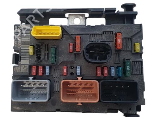 Used Fuse box Fuse box 36892384 36892384