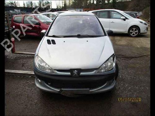 Left headlight PEUGEOT 206 Hatchback (2A/C) 2.0 HDI 90 | BP25763906C28 