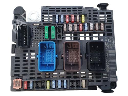 Used Fuse box CITROËN C4 II (NC_) 1.4 VTi 95 (NC8FP0) (95 hp) 29317555