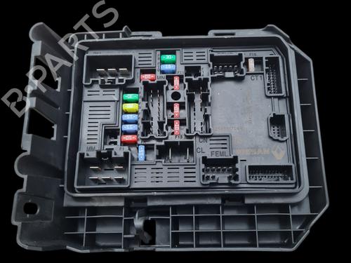 Used Fuse box RENAULT CLIO V (B7_) 1.5 Blue dCi 85 (B7AG) (86 hp) 30766131