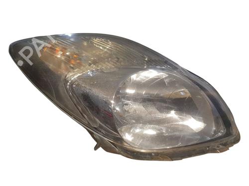 Faro destro TOYOTA YARIS (_P9_) 1.4 D-4D (NLP90_, NLP90R) (90 hp) 29871430