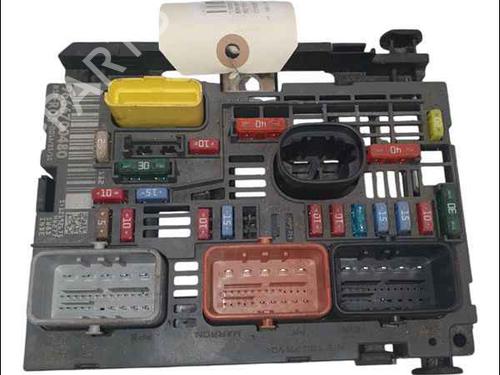 Used Fuse box CITROËN C4 I (LC_) 1.6 HDi (90 hp) 25012474