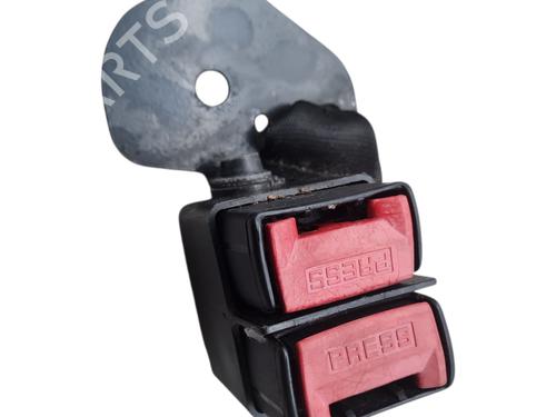 Used Seat buckle RENAULT CLIO II (BB_, CB_) 1.5 dCi (B/CB07) (65 hp) 31151183