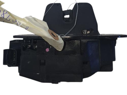 Used Tailgate lock PEUGEOT 3008 II SUV (MC_, MR_, MJ_, M4_) 1.5 BlueHDi 130 (131 hp) 32738983