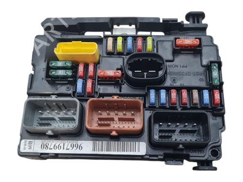 Used Fuse box CITROËN C3 II (SC_) 1.6 HDi (92 hp) 28159208