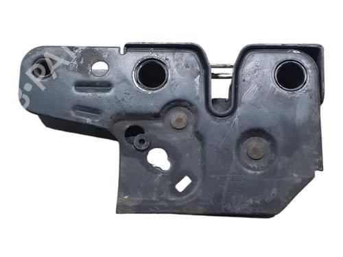 Used Hood lock VW POLO IV (9N_, 9A_) 1.4 TDI (70 hp) 31983858