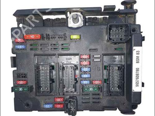 Used Fuse box PEUGEOT 206+ (2L_, 2M_) 1.4 HDi eco 70 (68 hp) 25012203