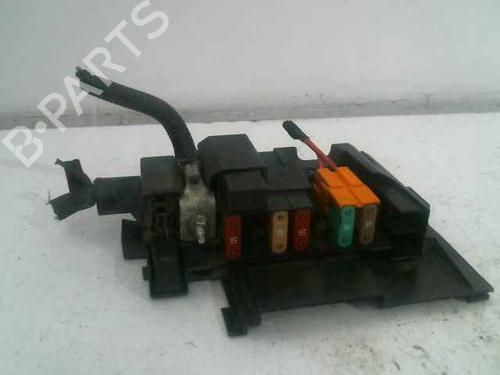 Used Fuse box RENAULT CLIO III (BR0/1, CR0/1) [2005-2014]  24900174