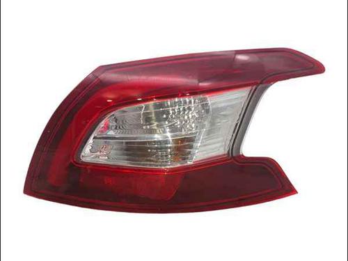 Used Right taillight PEUGEOT 308 II (LB_, LP_, LW_, LH_, L3_) 1.6 HDi (92 hp) 24909304