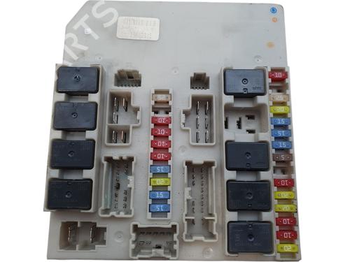 fuse-box-renault-clio-iii-br01-cr01-2005-2006-2007-2008-2009-2010-2011-2012-2013-2014-37000602 main image