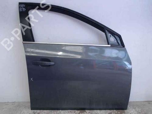 Used Right front door CHEVROLET CRUZE Hatchback (J305) [2010-2025]  24910626