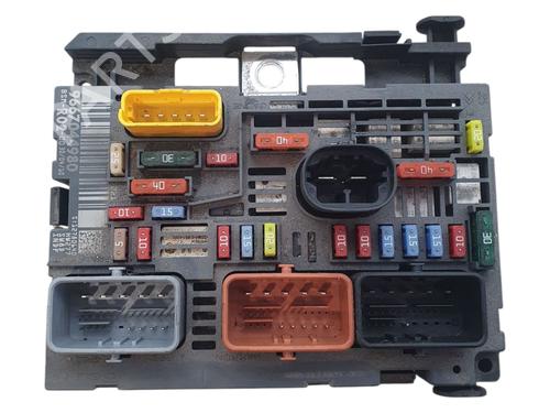 Used Fuse box Fuse box 37648275 37648275