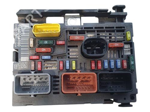 Used Fuse box PEUGEOT 3008 I MPV (0U_) 1.6 HDi (109 hp) 28120484