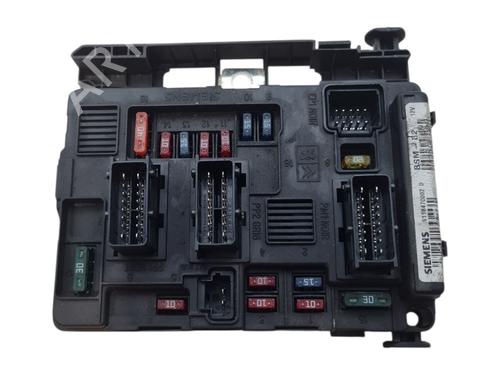 Used Fuse box Fuse box 37497716 37497716