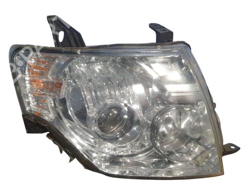 Used Right headlight MITSUBISHI PAJERO IV Van (V9_, V8_, V8_V) 3.2 TD 4WD (V88V, V98V) (200 hp) 29816557
