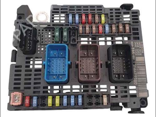Used Fuse box PEUGEOT 308 II (LB_, LP_, LW_, LH_, L3_) 1.6 HDi / BlueHDi 115 (115 hp) 25012557