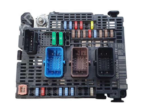 Used Fuse box CITROËN C4 II (NC_) 1.6 HDi 90 (92 hp) 31575222