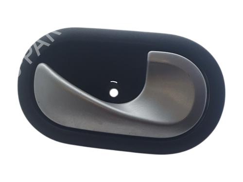 Højre fortil invendig håndtag Højre fortil invendig håndtag RENAULT CLIO III (BR0/1, CR0/1) 1.5 dCi (BR17, CR17) (86 hp) 33996824 33996824