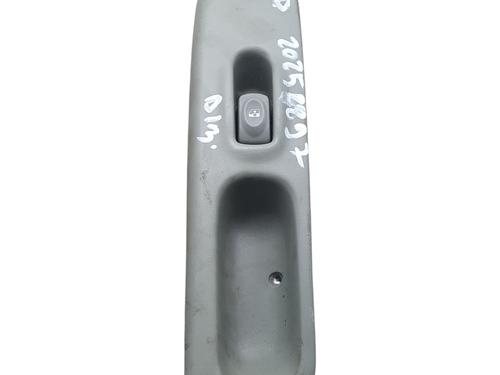 right-front-window-switch-renault-twingo-i-c06_-1993-1994-1995-1996-1997-1998-1999-2000-2001-2002-2003-2004-2005-2006-2007-2008-2009-2010-2011-2012-31076211 main image