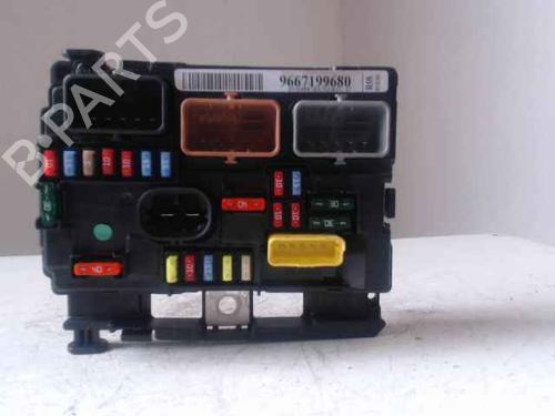 Used Fuse box Fuse box CITROËN C3 II (SC_) 1.2 VTi 82 (82 hp) 25011754 25011754