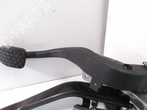 Used Clutch pedal BMW 1 (E87) 118 d (143 hp) 15450289