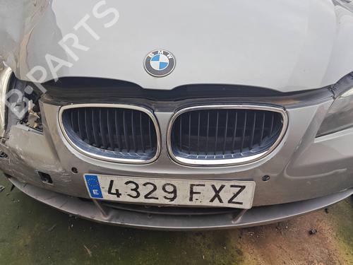 Used Grille BMW 5 (E60) 530 i (231 hp) 23041693