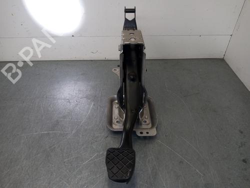 Break pedal SEAT LEON (1P1) 2.0 TDI 16V (140 hp) 15439569