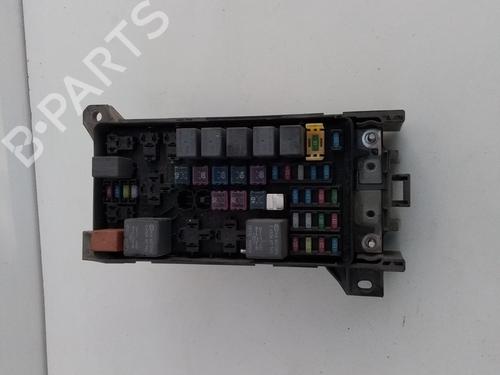 Used Fuse box KIA SORENTO I (JC) 2.5 CRDi 4WD (140 hp) 15831044