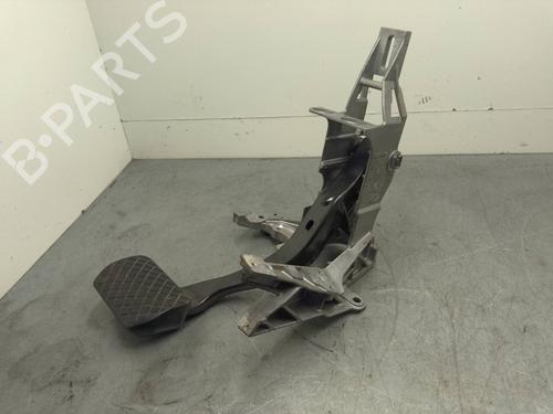 Used Break pedal AUDI A4 B7 Avant (8ED) 2.0 TDI 16V (140 hp) 21175897