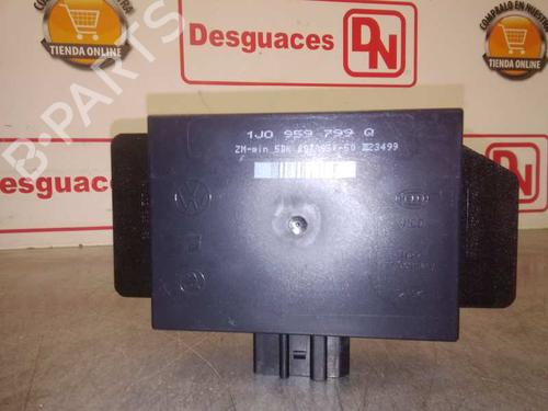 Used Electronic module VW GOLF IV (1J1) [1997-2008]  15431537