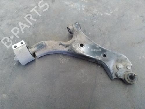 Used Right front suspension arm CHEVROLET CAPTIVA (C100, C140) [2006-2025]  15459015